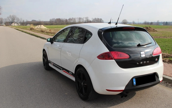 Seat Leon cena 14900 przebieg: 270000, rok produkcji 2007 z Zgierz małe 137